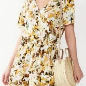 Nine West Shorts Romper Women's Size L Floral  V-Neck Pockets Elastic Waist.NWT